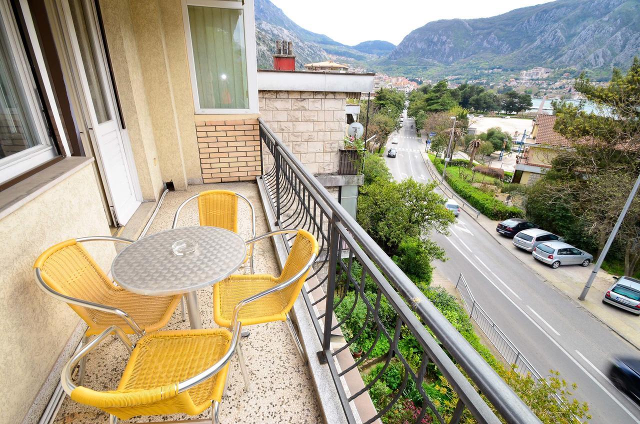 Central Apartment Kotor Exterior photo