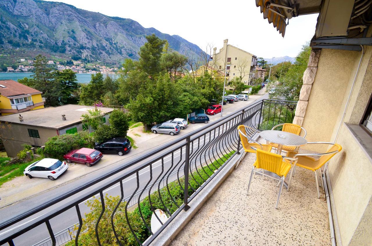 Central Apartment Kotor Exterior photo